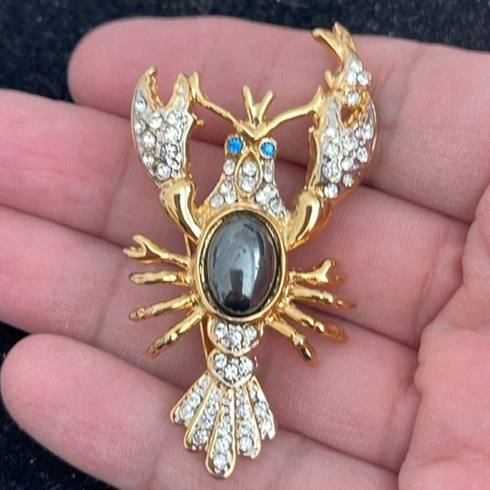 Vintage Gold Tone Bedazzled Lobster Brooch. MA
